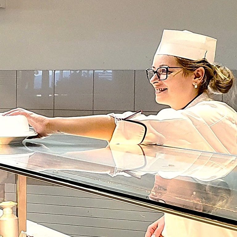 Bild von Küchenmitarbeiterin